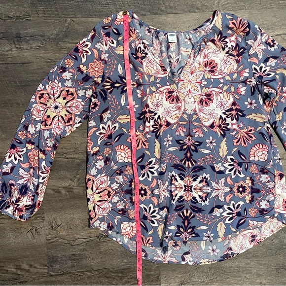 ⭐️4 for $10⭐️Paisley Floral Flowy Long Sleeve Blouse. - Picture 5 of 9